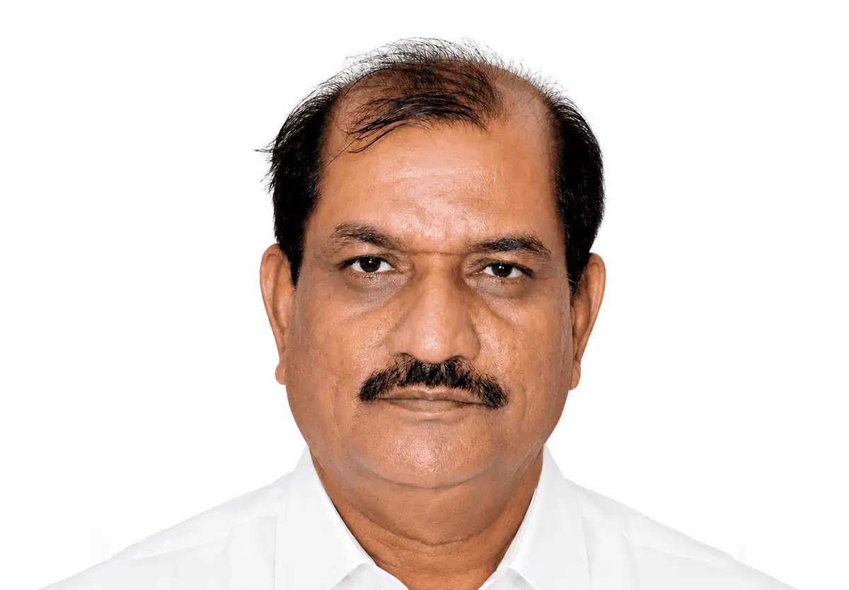 Customer profile of Dr. Dasari Srinivasulu, IAS from Warangal, managing 55 acres of guava, mango, sapota, and mixed farming.