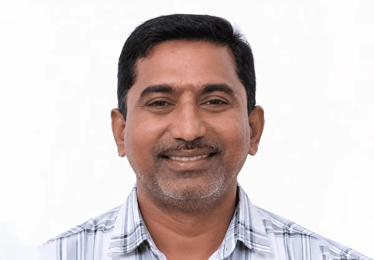 Customer profile of Srinivasa Rao, business owner from Vijayanagaram, managing 30 acres of diversified crop cultivation.